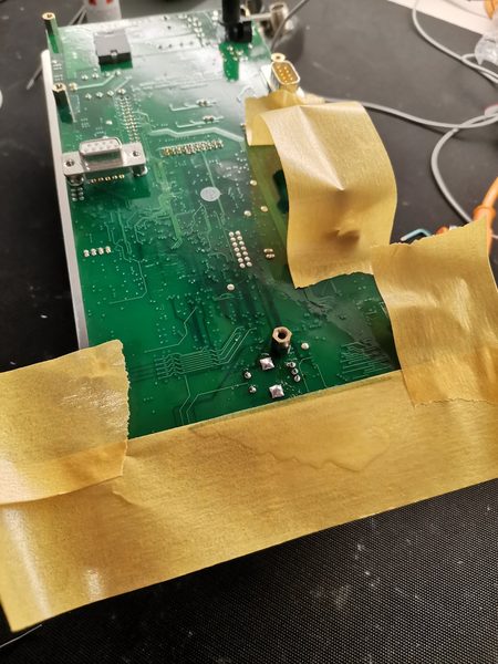 Reparatur von Hand — Vorbereitung für den Bauteiltausch.