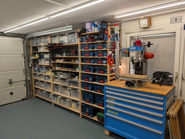 Mechanische Werkstatt für Aufbauten und Prototypen.